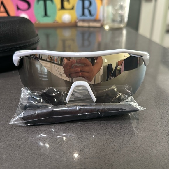 Oakley Sunglasses - Picture 1 of 4